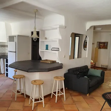 La Roquette, Maison Lumineuse Climatisee, Garage * Arles