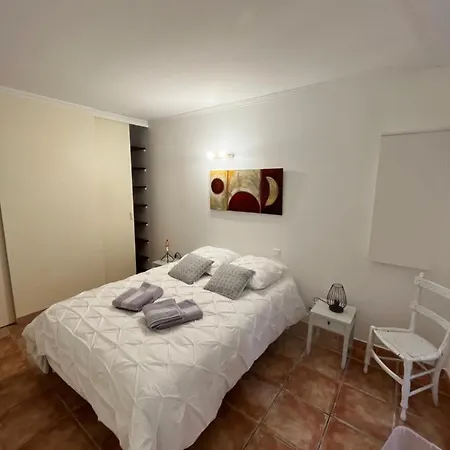 La Roquette, Maison Lumineuse Climatisee, Garage Holiday home Arles
