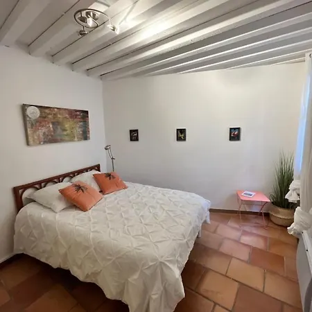 La Roquette, Maison Lumineuse Climatisee, Garage Holiday home Arles