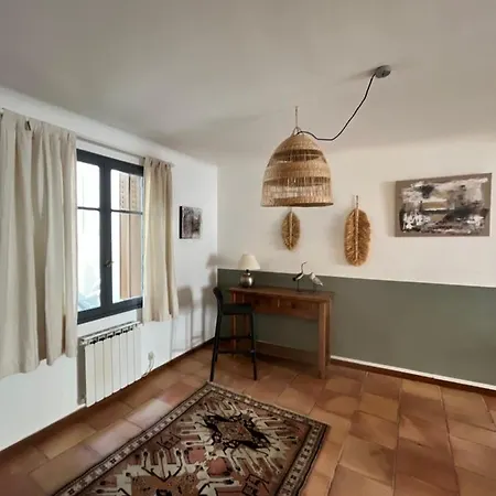 Holiday home La Roquette, Maison Lumineuse Climatisee, Garage
